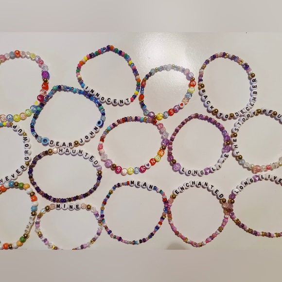 Taylor Swift Eras Tour Friendship Bracelets - Picture 2 of 3